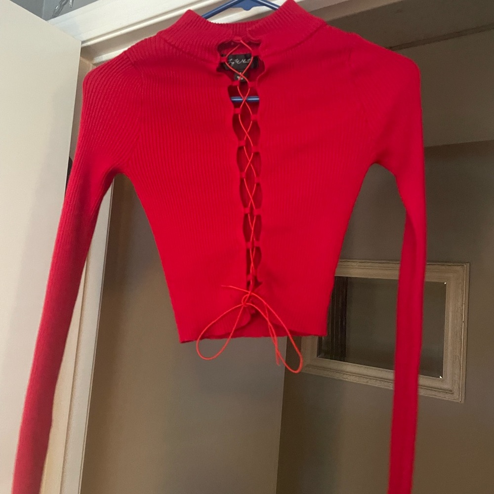 Cute sexy red top perfect for a night out